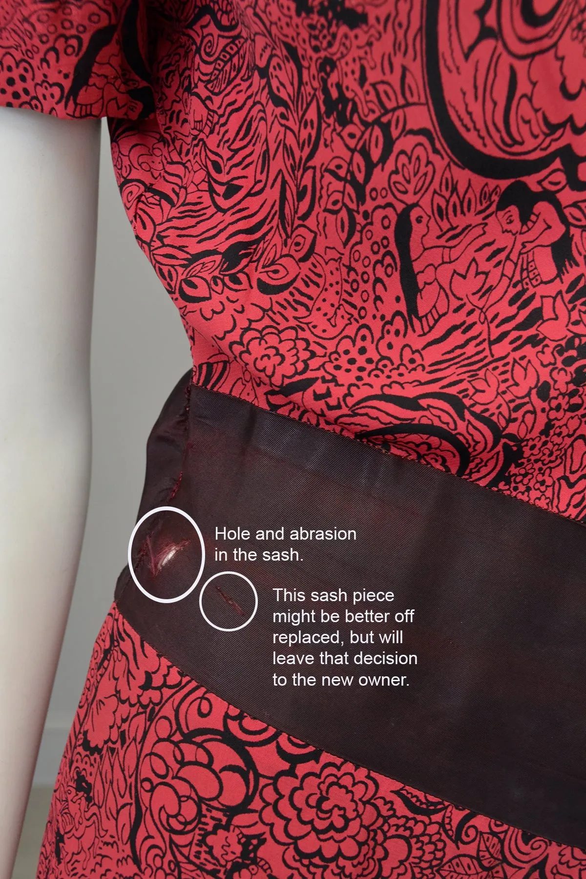 1940s Novelty Print Egyptian Revival Dress Red Black TLC