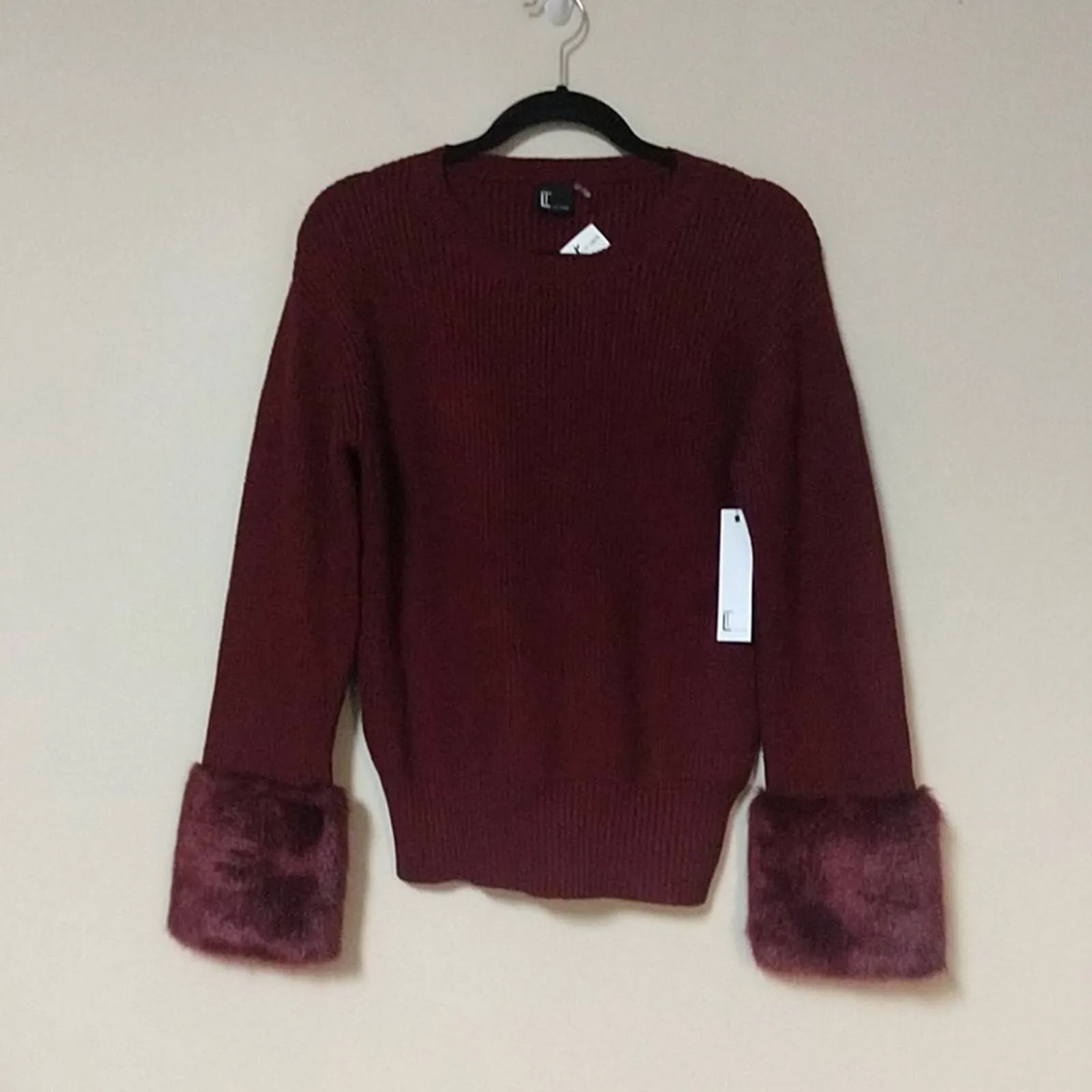 Love Token Faux Fur Cuff Knit Sweater Wine